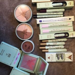 My inventory of eyeshadow lipstick primer blush❤️